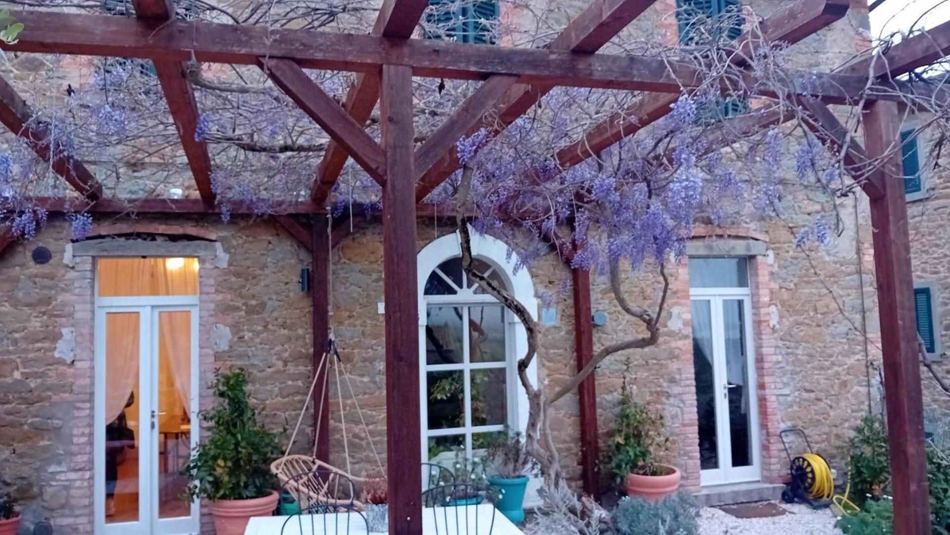 Private Stone Cottage With Starlink & Lake View Tuoro sul Trasimeno Bagian luar foto
