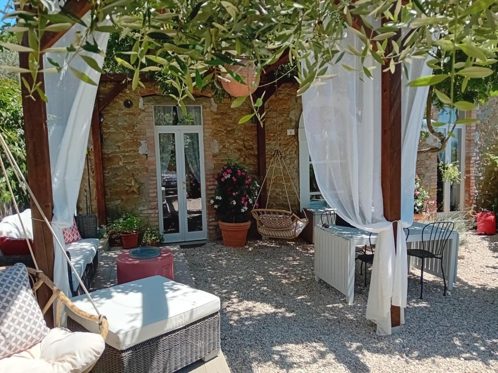 Private Stone Cottage With Starlink & Lake View Tuoro sul Trasimeno Bagian luar foto
