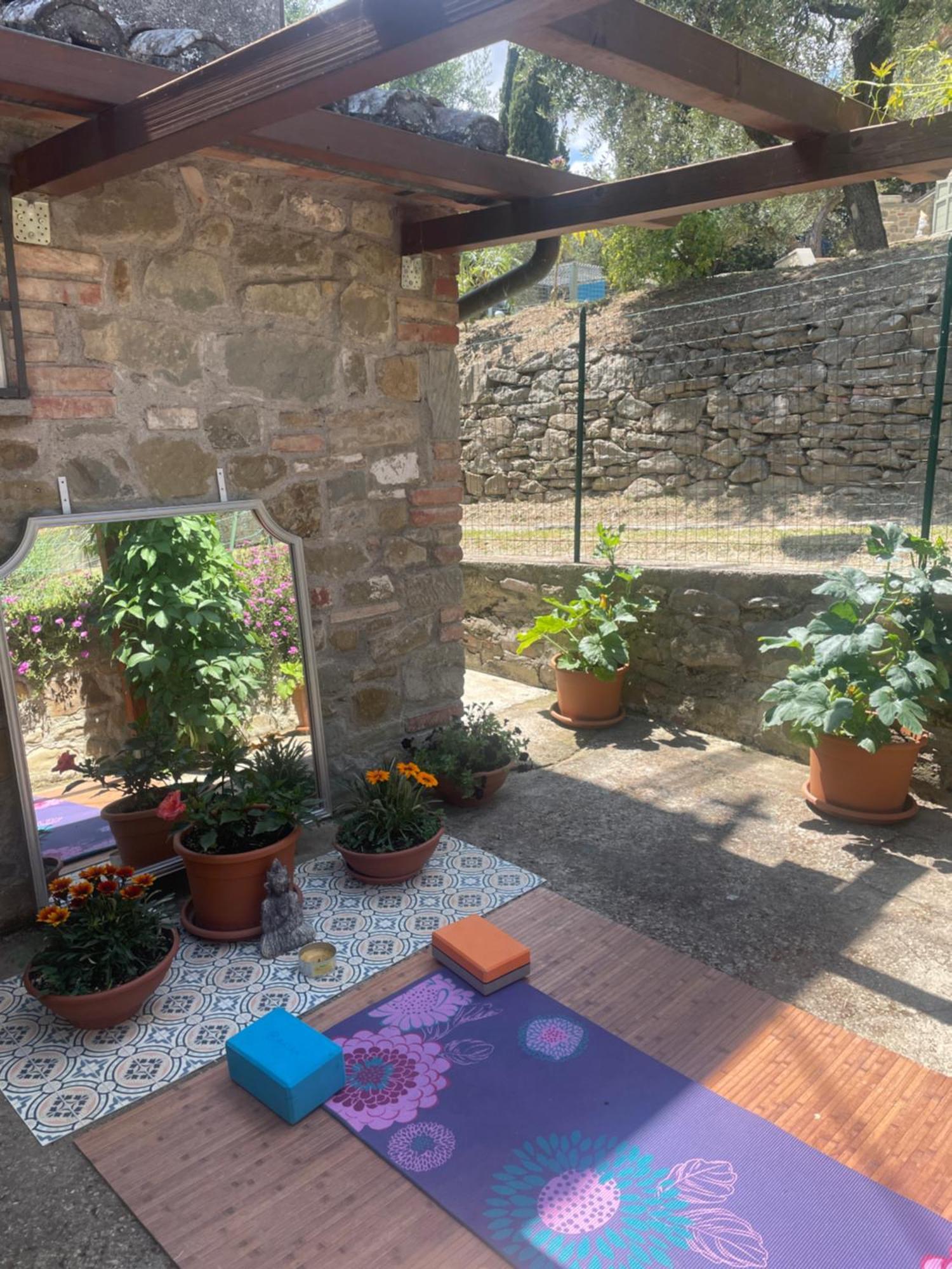 Private Stone Cottage With Starlink & Lake View Tuoro sul Trasimeno Bagian luar foto